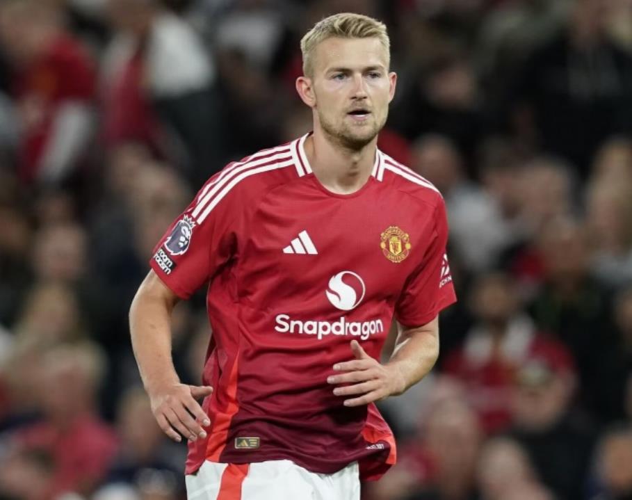 德里赫特谈论了范尼的执教，非常有意思，可以看看

德里赫特表示：“我不认为范尼改