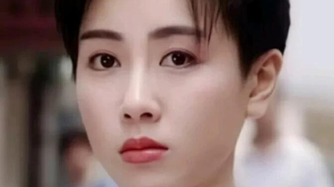 袁洁莹真的极为好看，特别漂亮！尤其她的短发造型，美得难以言喻