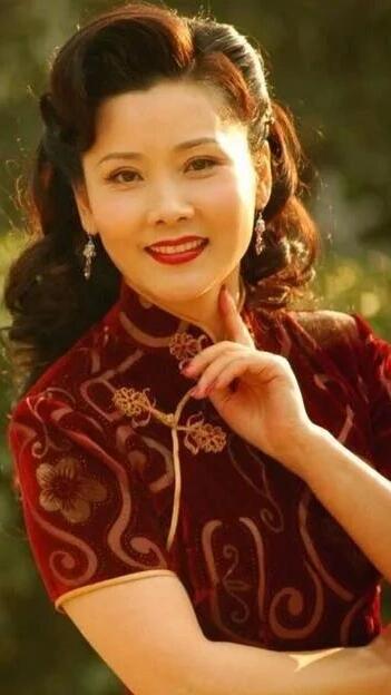 何赛飞：越剧到影视，才华征服荧屏