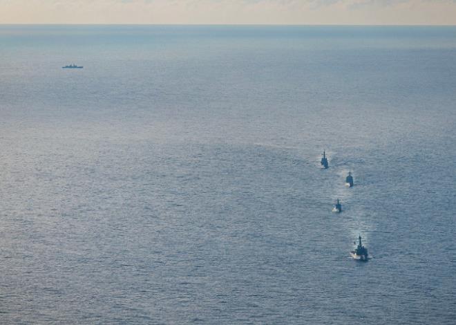 054A舰打乱美日菲澳演习，川普表态令记者震惊，石破茂笑而不语！

2月8日，美