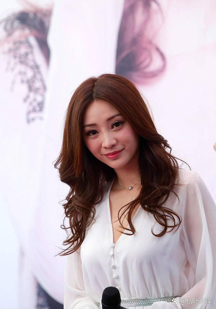 三十岁的女人，像一本渐入佳境的书。