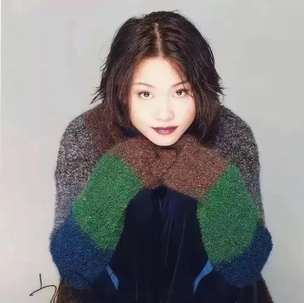 昔日情歌天后，被渣男折磨流落街头