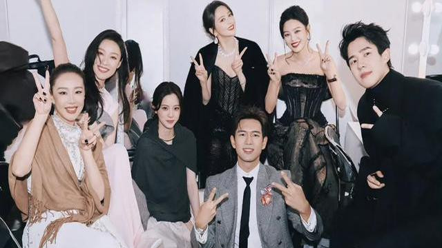 后台社交名利场！明星合照站位暴露关系网