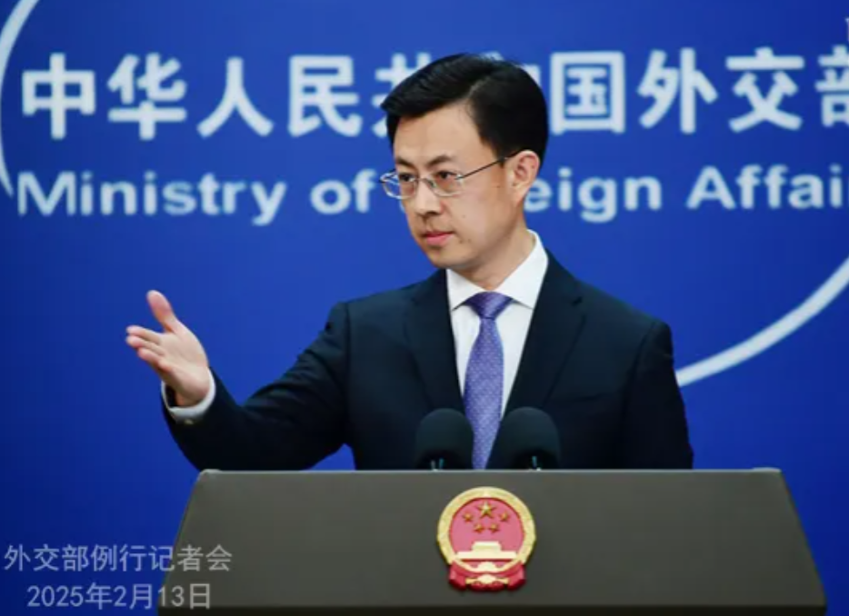 中国外交部发言人今天（2月13日）严正回应澳军方指责中方战机在南海采取所谓的“不