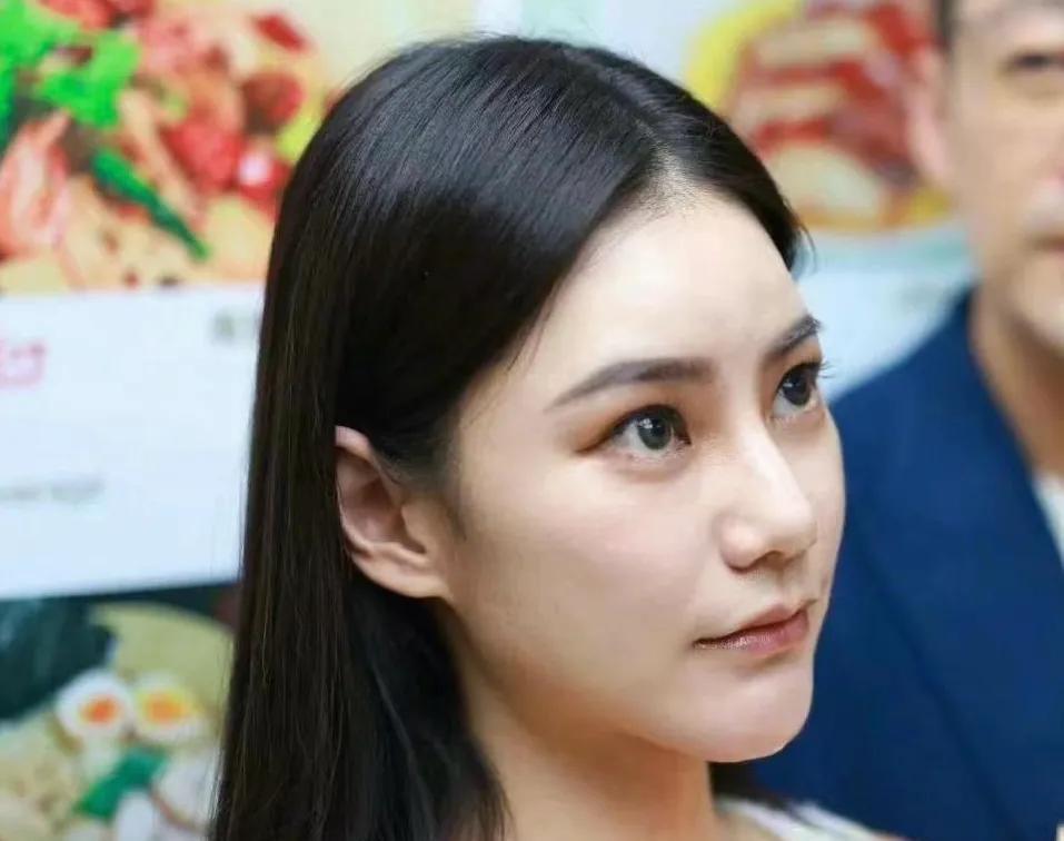 送给马筱梅这8句话：
第一：这段时间是多事之秋，请务必要咬紧牙关挺住，调整好状态