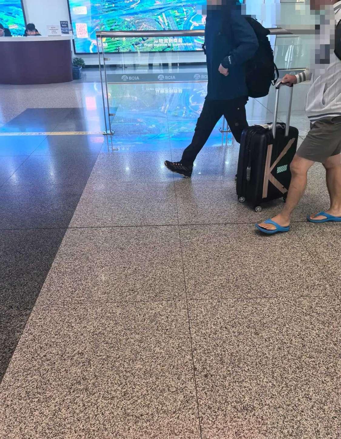 大哥一看就知道是广东的