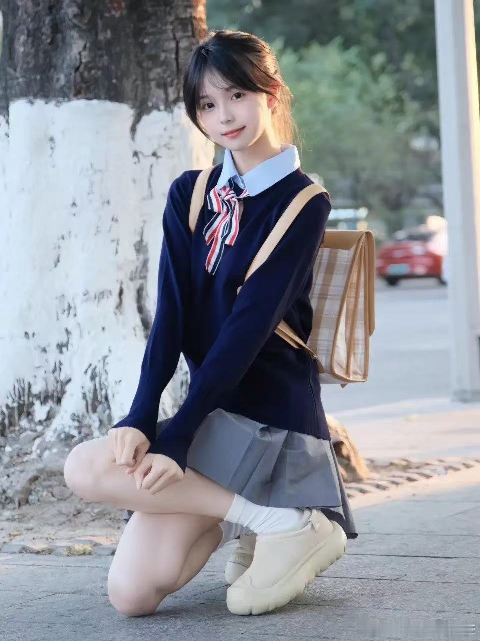 后妈的年龄跟我同岁我该如何应对哈哈哈哈哈
