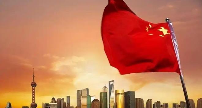 为什么总觉得美国在衰落？那是因为你是中国人，用中国的角度看美国，才会有这种错觉。