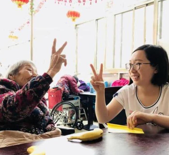 为什么绝大多数的老人至死不去养老院呢？
很简单，价格又高，又不会有子女们照顾的好