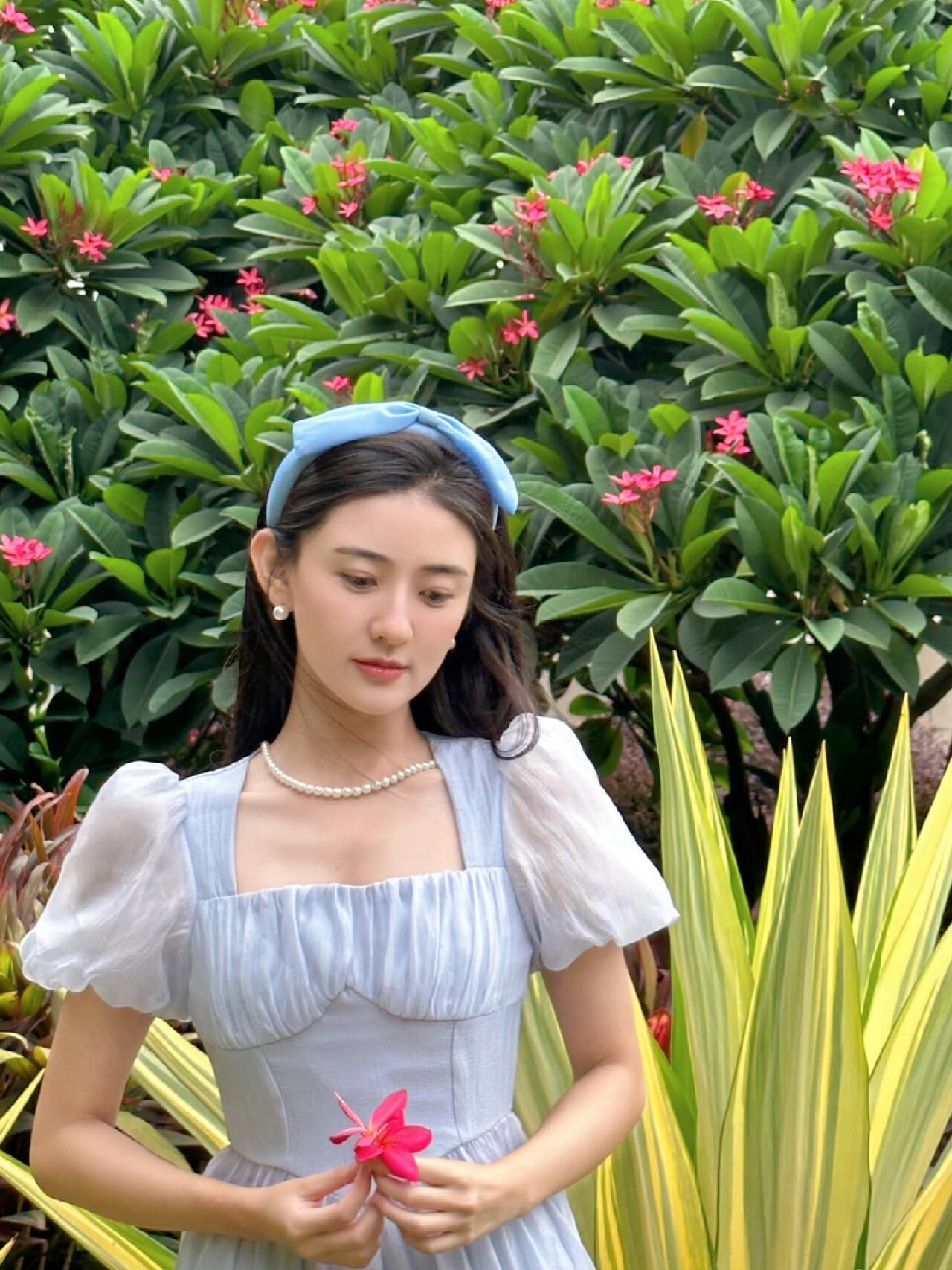 梁洁——清新秀丽