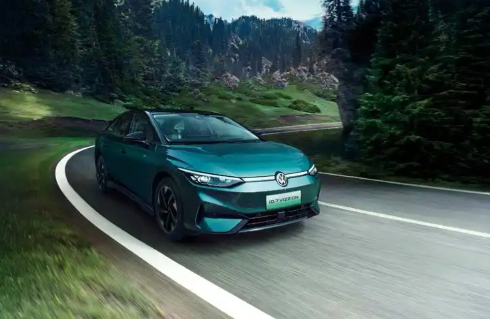 
为什么欧洲人并不待见新能源汽车？
1.欧洲人最擅长的是传统燃油车，他们不会放弃