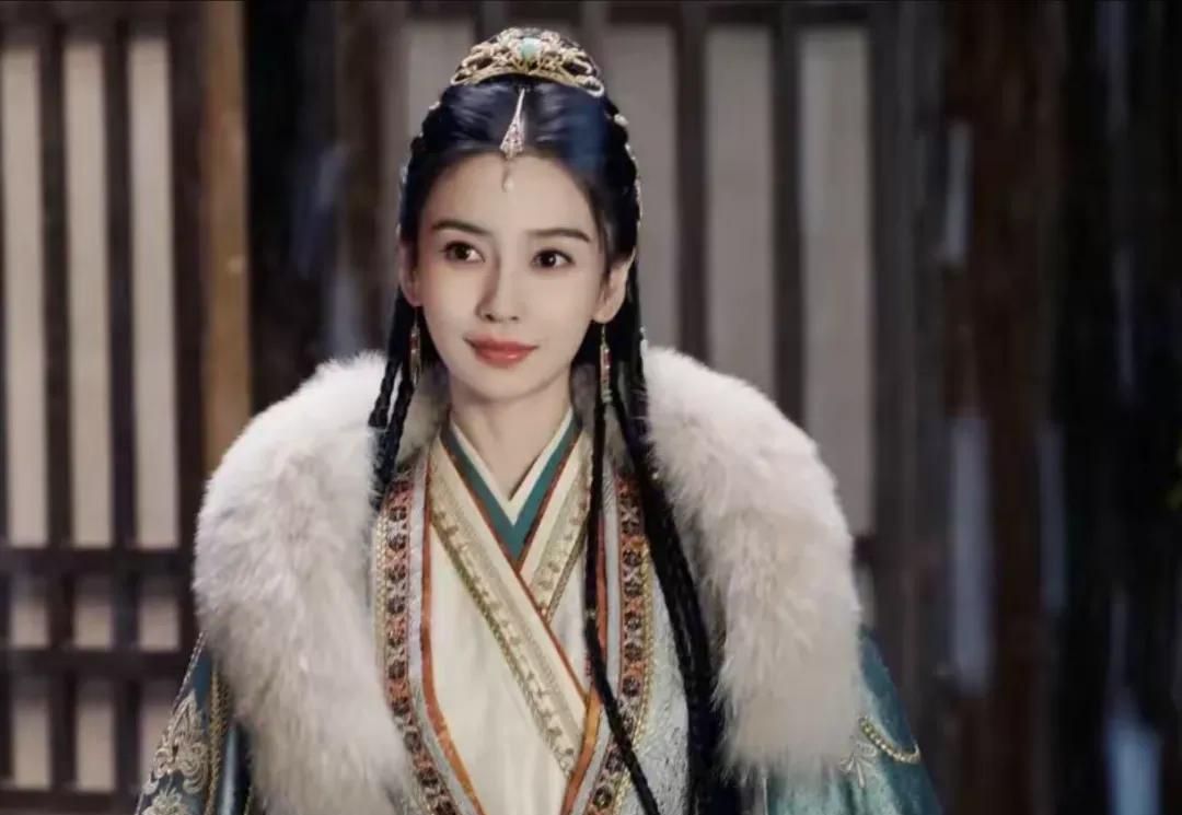 最近，古偶剧圈又有新动态了，baby主演的《相思令》毫无预兆地突然开播。这消息一