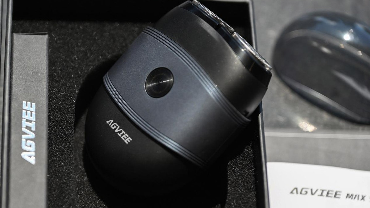 迷你形态也有千元级发烧性能且不夹须，未野MAX SE电动剃须刀测评