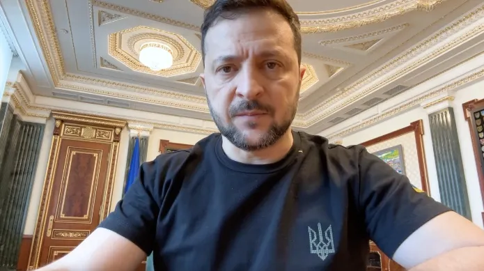 乌克兰总统呼吁全国共同努力，让2025年成为无人机创纪录的一年，并大幅增加乌克兰