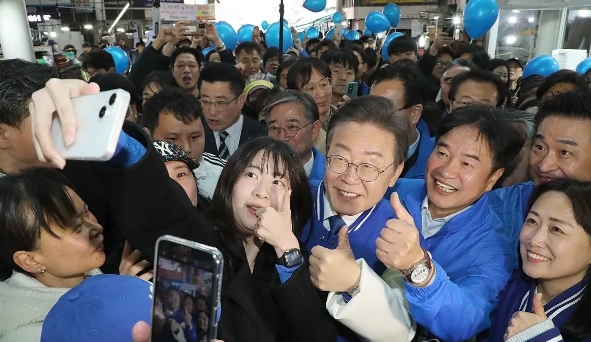 “美国担心，要是用中文说‘谢谢’的韩总统上台…”
