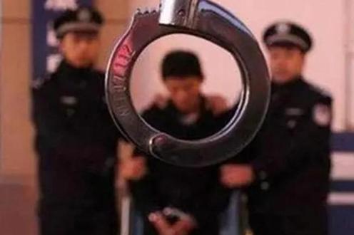 14岁少年的双面人生：白天后厨学徒，夜晚“采花大盗”