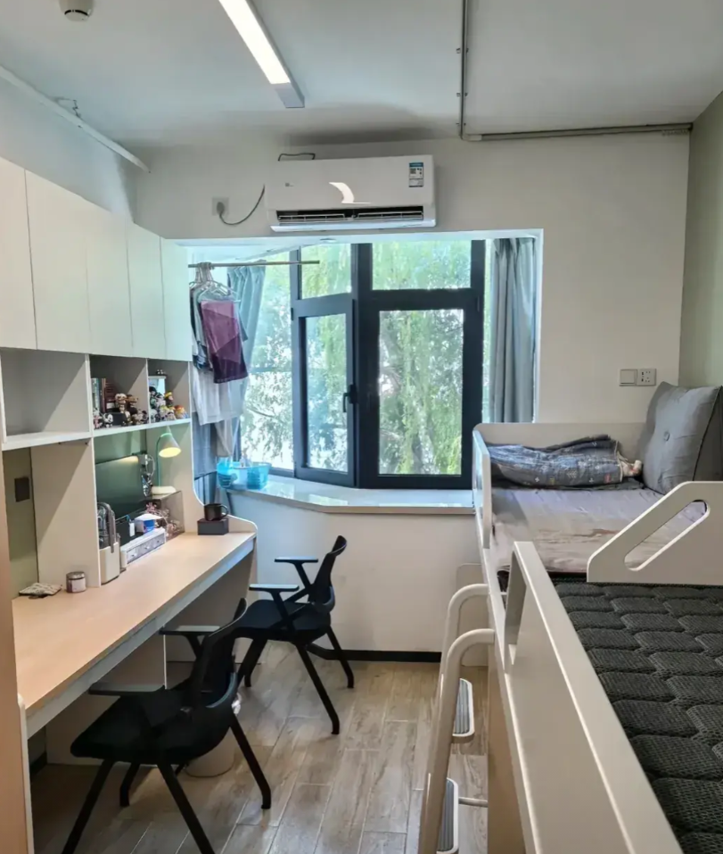 学生宿舍条件最好的20所大学：

1.武汉大学 
舒适宜人，空调洗衣机配备齐全，