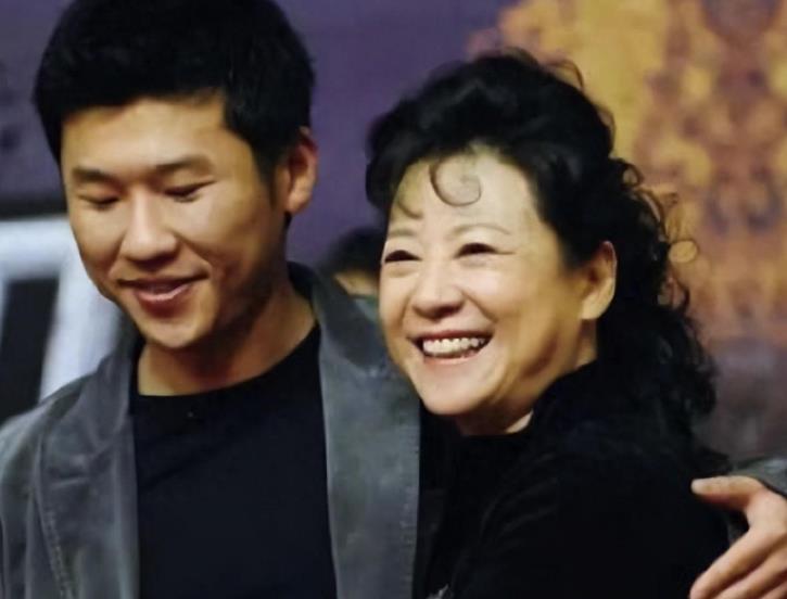 三蹦子的外形，法拉利的气质！王骁才配得上演技派一词！从社会底层到精英阶层，轻松驾