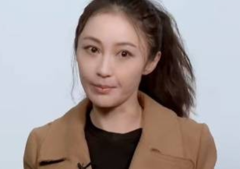 姚笛曾在一次采访里说：我觉得快乐比婚姻重要，而且我这个人很注重外貌……