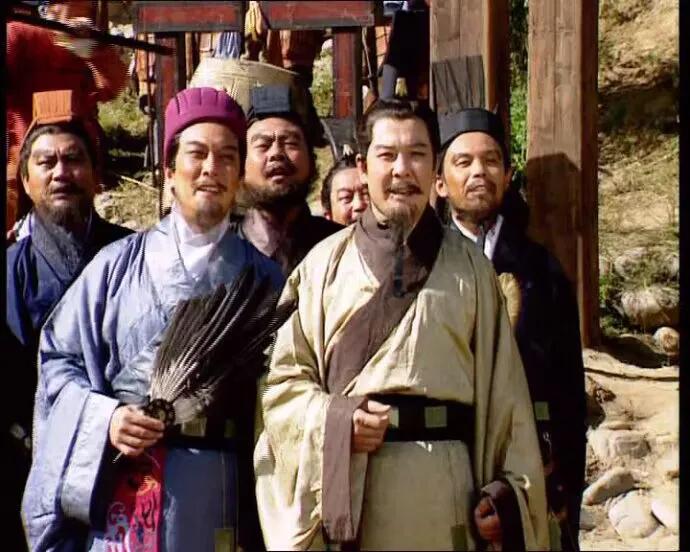 1995年，日本电视台想要《三国演义》的播放版权，开出天价，可制片人却不敢答应，