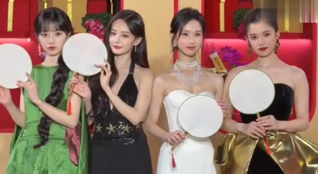 娱乐圈太卷了，这四个女星的身板儿一个比一个瘦...