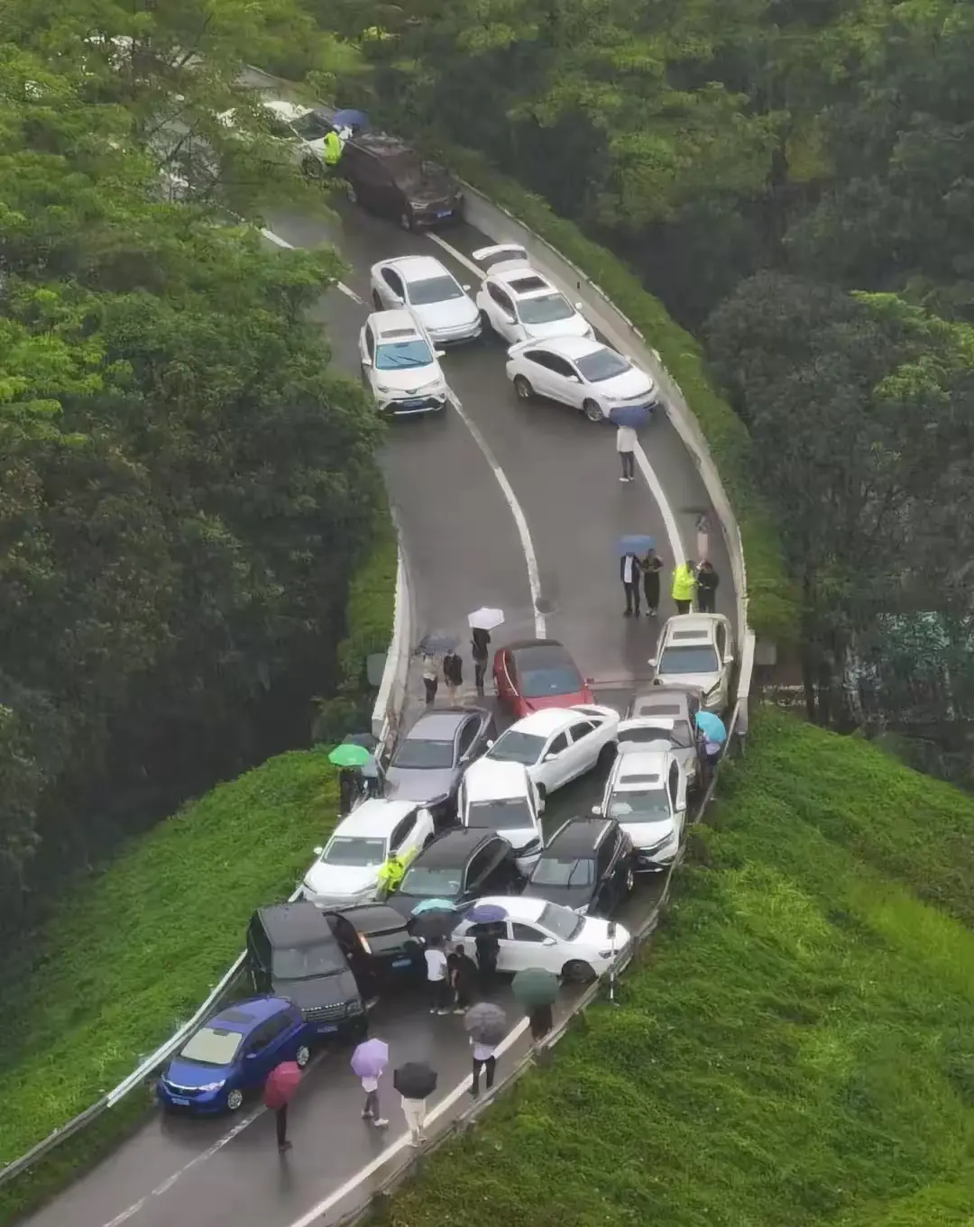 这是哪辆车的问题？