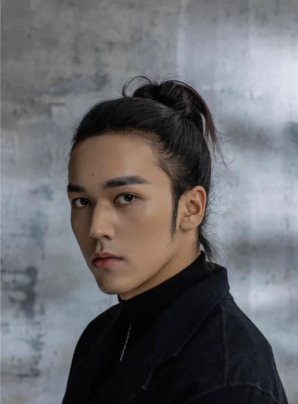 陈牧驰恋情风波后现身