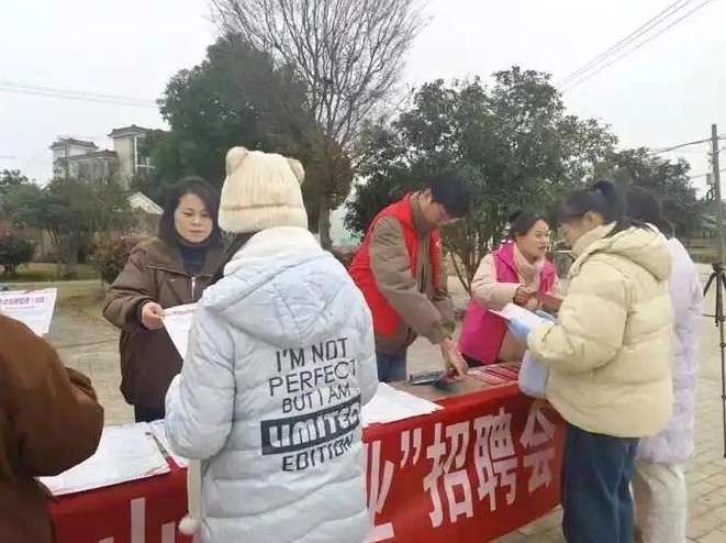 工厂高薪招不到人原因很简单

                         