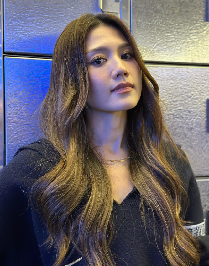 她曾经是香港顶级美女，也拍过很多出名电影，可惜今年已经36岁依然是单身