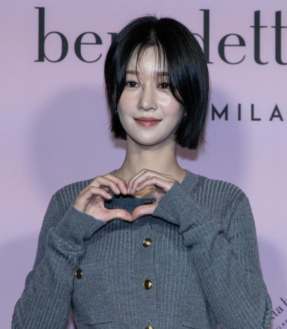 老天爷呀！怎么会这样呢？徐睿知34岁脸就垮了，可能是由于压力大、作息不规律和年龄