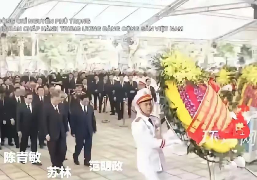 范明政喜悦之情溢于言表，
当得知代理国王洪森阁下亲临越南进行访问，并经由高层慎重