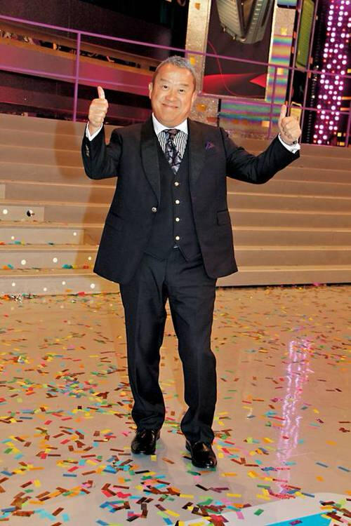 曾志伟观小杨哥带货美诚月饼