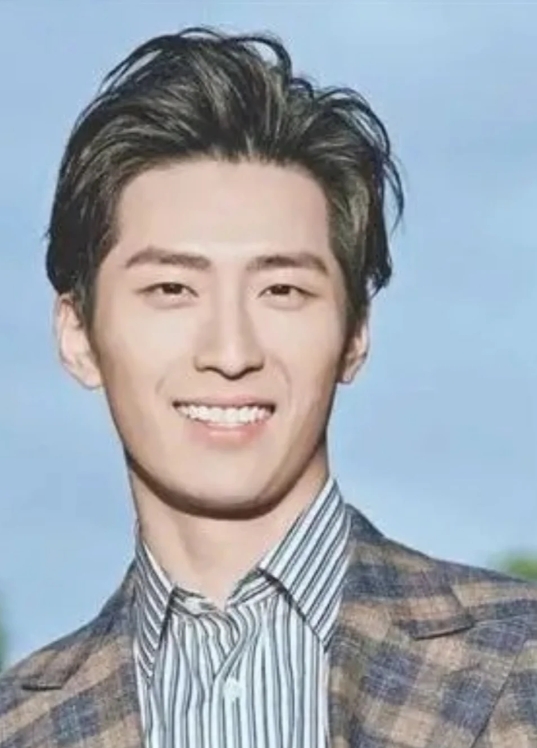 看看何超莲的选择，窦骁才是人生赢家