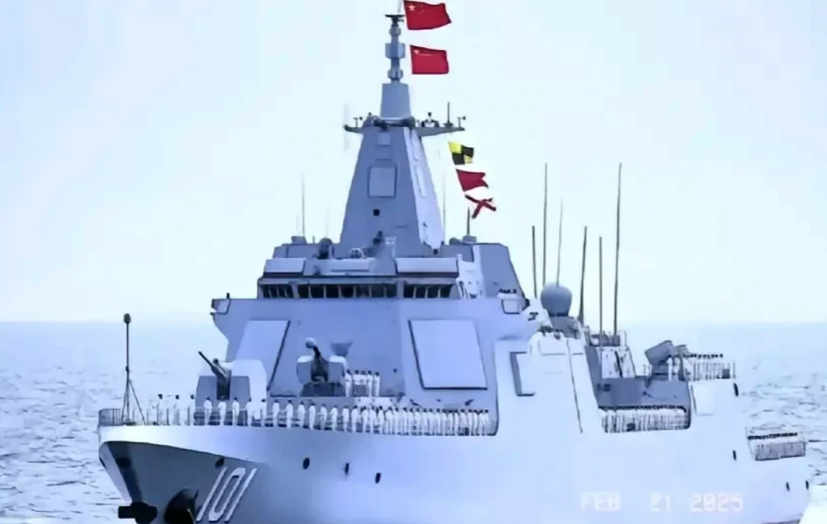 今非昔比了，由055大驱，054A护卫舰，还有奶妈组成的中国远洋舰队抵达澳大利亚