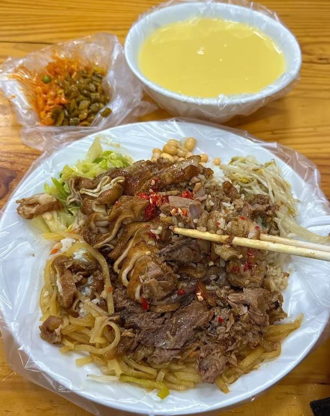 吃饭套塑料袋的意义是什么？