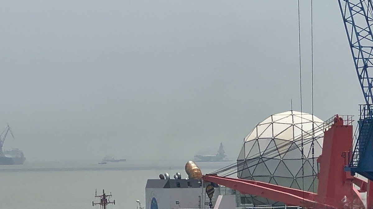 7月3日上午，福建舰开启第三次海试。当天上午11时左右，福建舰离开长江口，开启第