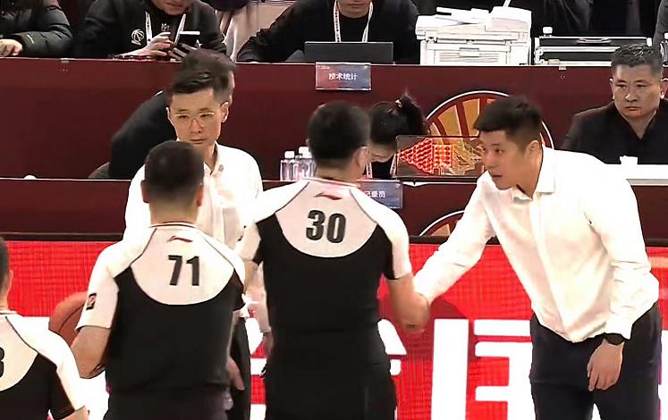 听听媒体专家怎么说，山西男篮主场25分大逆转新疆，末节41-11打出统治力。各界