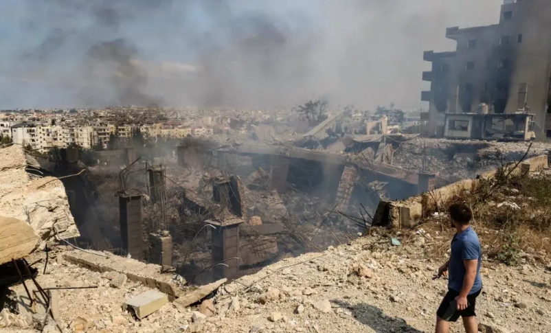 现场发掘确认：他居然是闷死的。地堡确实够深，以色列事先用无人机探地摸清了地堡的三