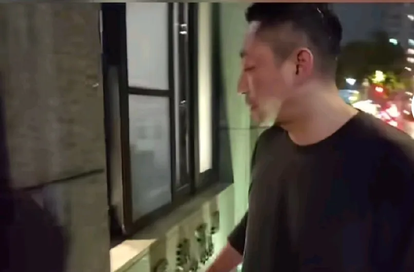 这个呵护她11年的男人
为了她不惜背刺老母亲
他们以前在一起的时候
他很多次说过