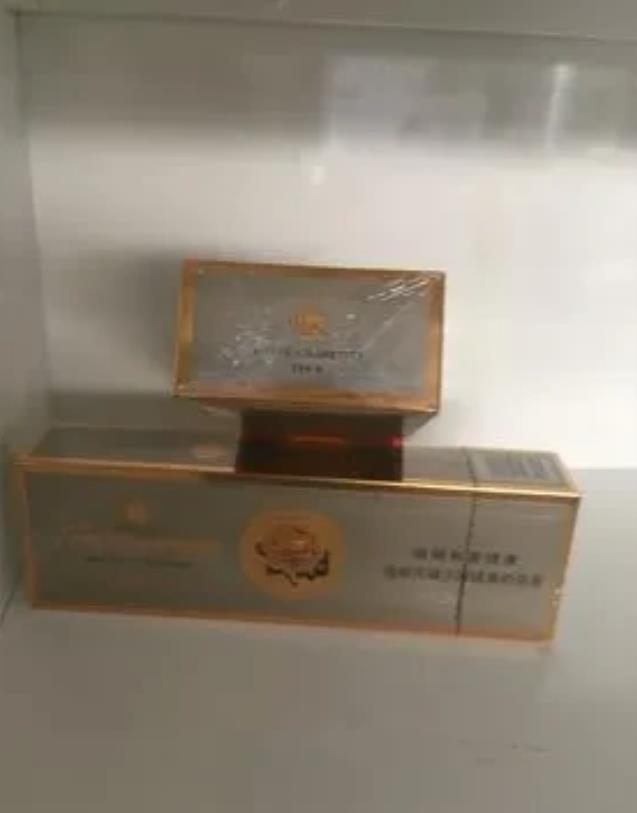 贵州黔南，一男子入住酒店时，因到外面买烟比较远，且未必能买到想要的香烟，于是在酒