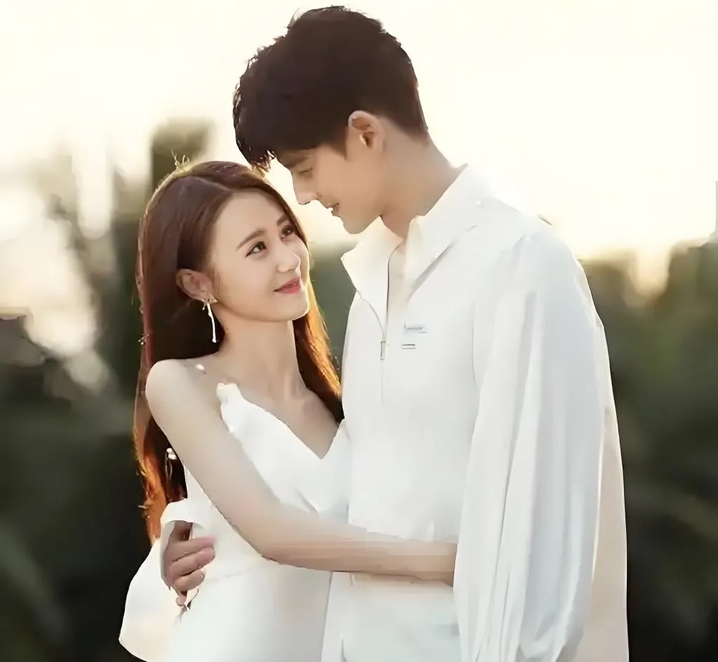 陈晓和陈妍希的离婚风波刚消停，2月21日，娱乐圈又有一对明星官宣分手了！

好久