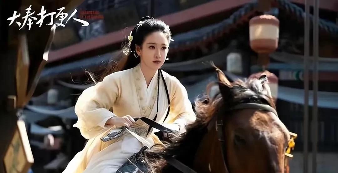《大奉打更人》原著之诸彩薇
诸彩薇司天监监正的六弟子，许七安刚穿来的时候，她只是