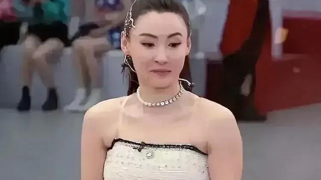 无滤镜大变样，关晓彤像大妈，陈乔恩瘆人，金晨瘦到连胸都没了