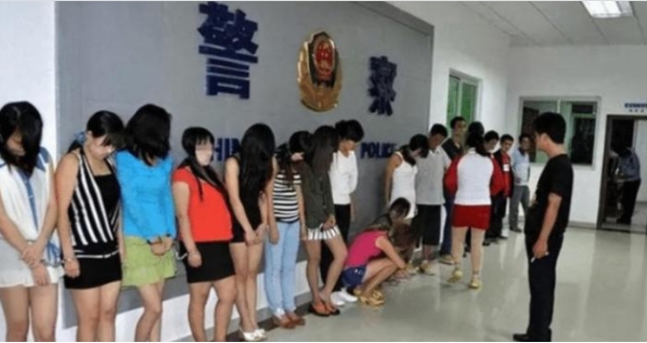“卖淫界的天花板”暴利行业见顶，浙江高端卖淫团伙被抓获！ 近期，浙江省一起高端卖