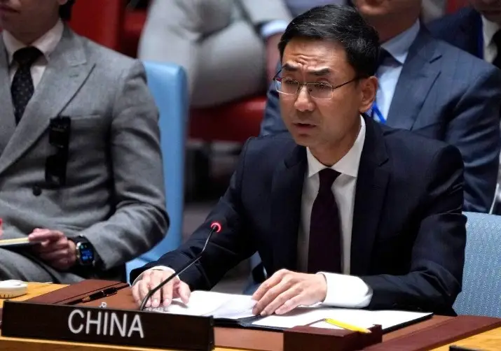 中国常驻联合国副代表耿爽：阐述中方在马岛上的立场。自从米莱当上阿根廷总统以来，中