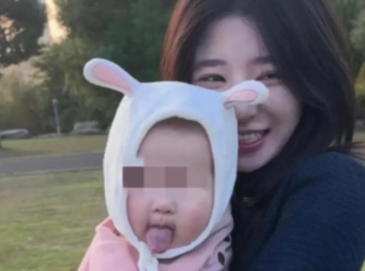 今日凌晨，黄一鸣晒与王思聪往日聊天记录截图。聊天记录内容不多，大意就是黄一鸣问王