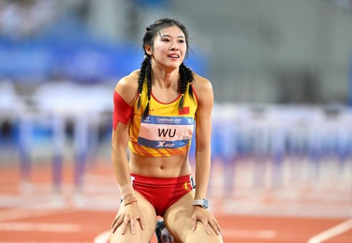 吴艳妮在杭州第19届亚运会田径女子100米栏决赛中，吴艳妮以第二名撞线，最终因抢