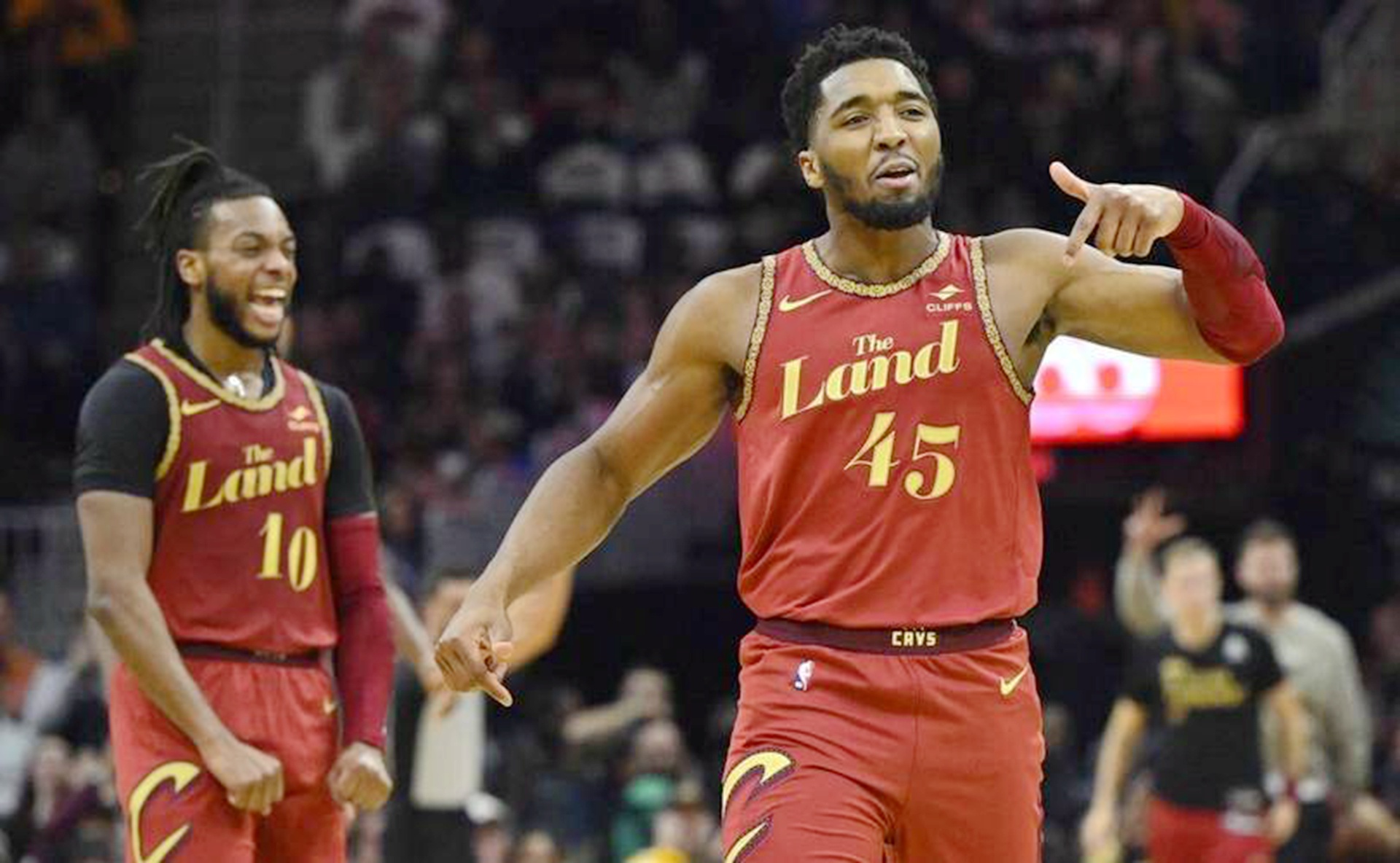 ESPN报道，米切尔3年1.503亿续约骑士。
米切尔主要考虑在2027年，可以