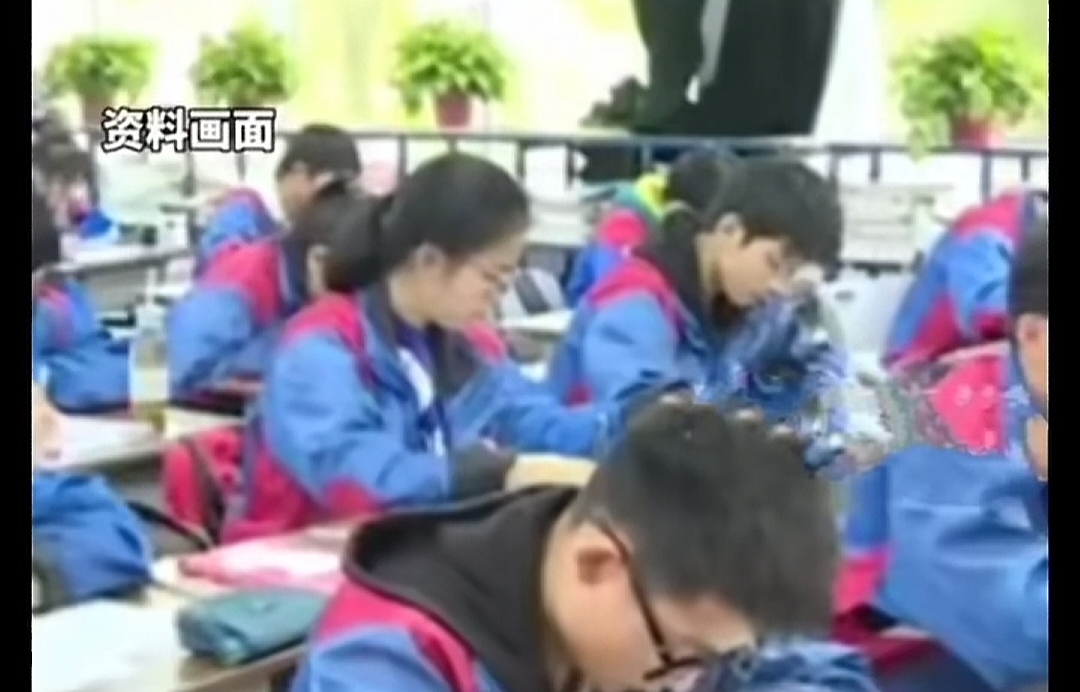 《震惊！学校要求学习成绩不佳的学生自愿放弃中考》
学生不参加中考，是为学生好还是