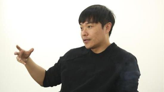 离婚四年，佟丽娅谈前夫今昔：一场关于女性觉醒的时代寓言